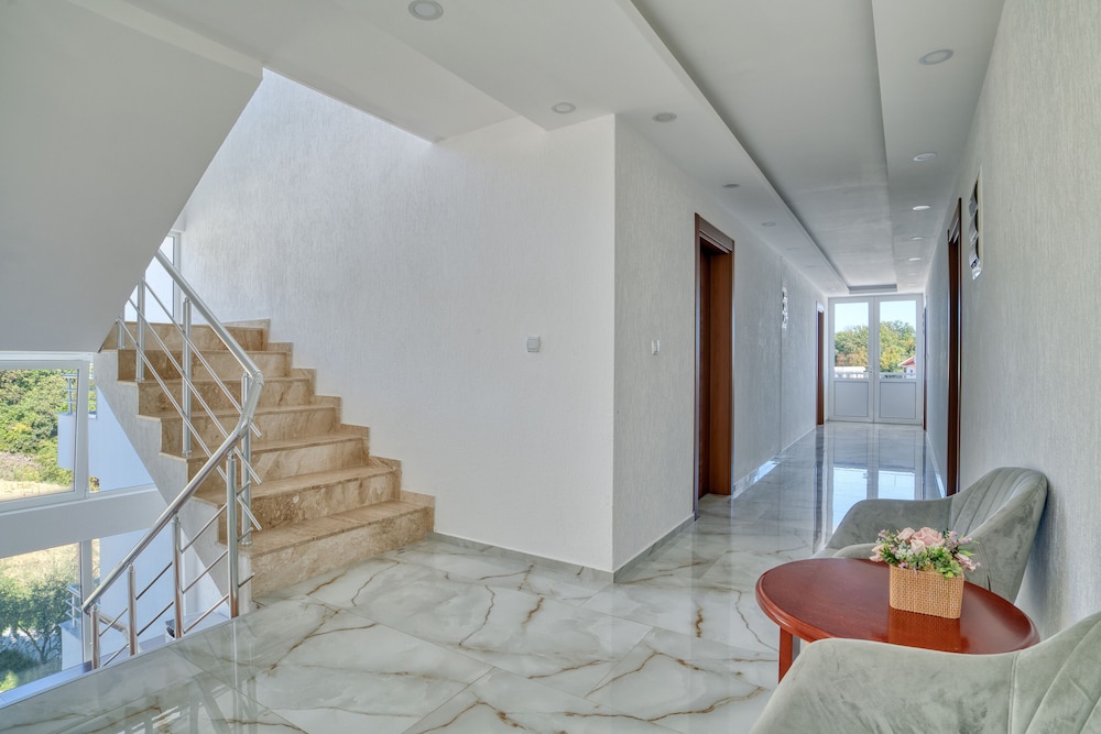 Bari - Ulcinj - Aqua Lounge Aparthotel Ulcinj