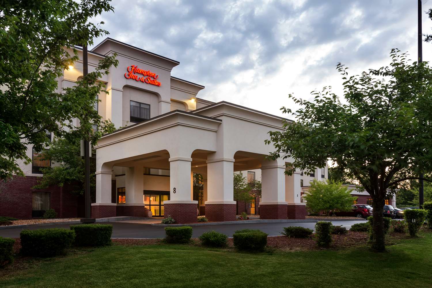 Manchester (NH) - Hampton Inn & Suites Manchester-Bedford
