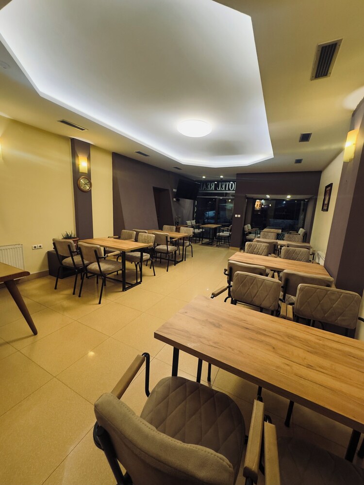 Pristina - Hotel Real