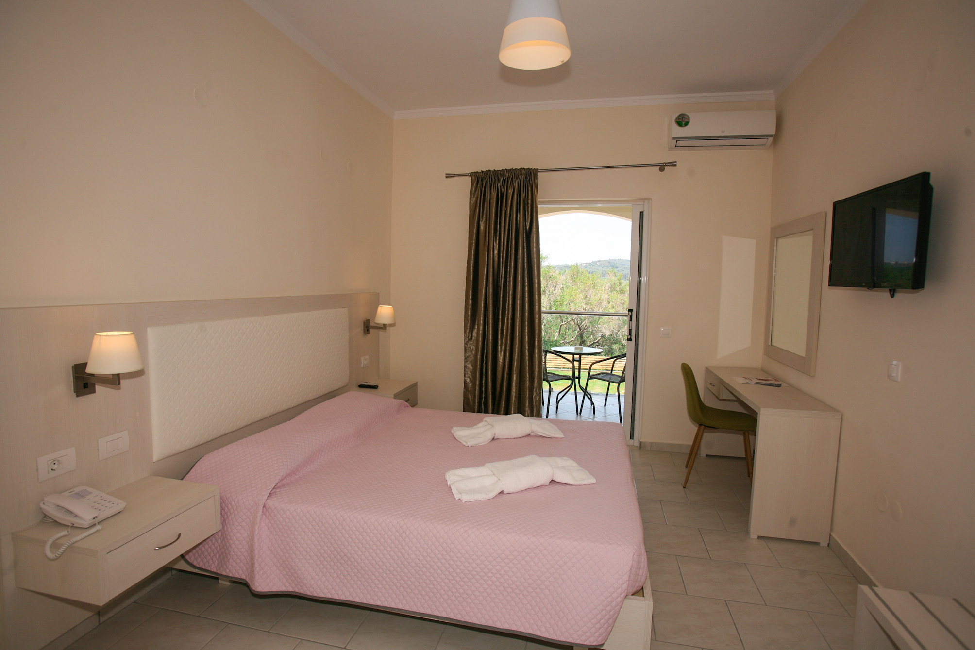 Double room with garden view