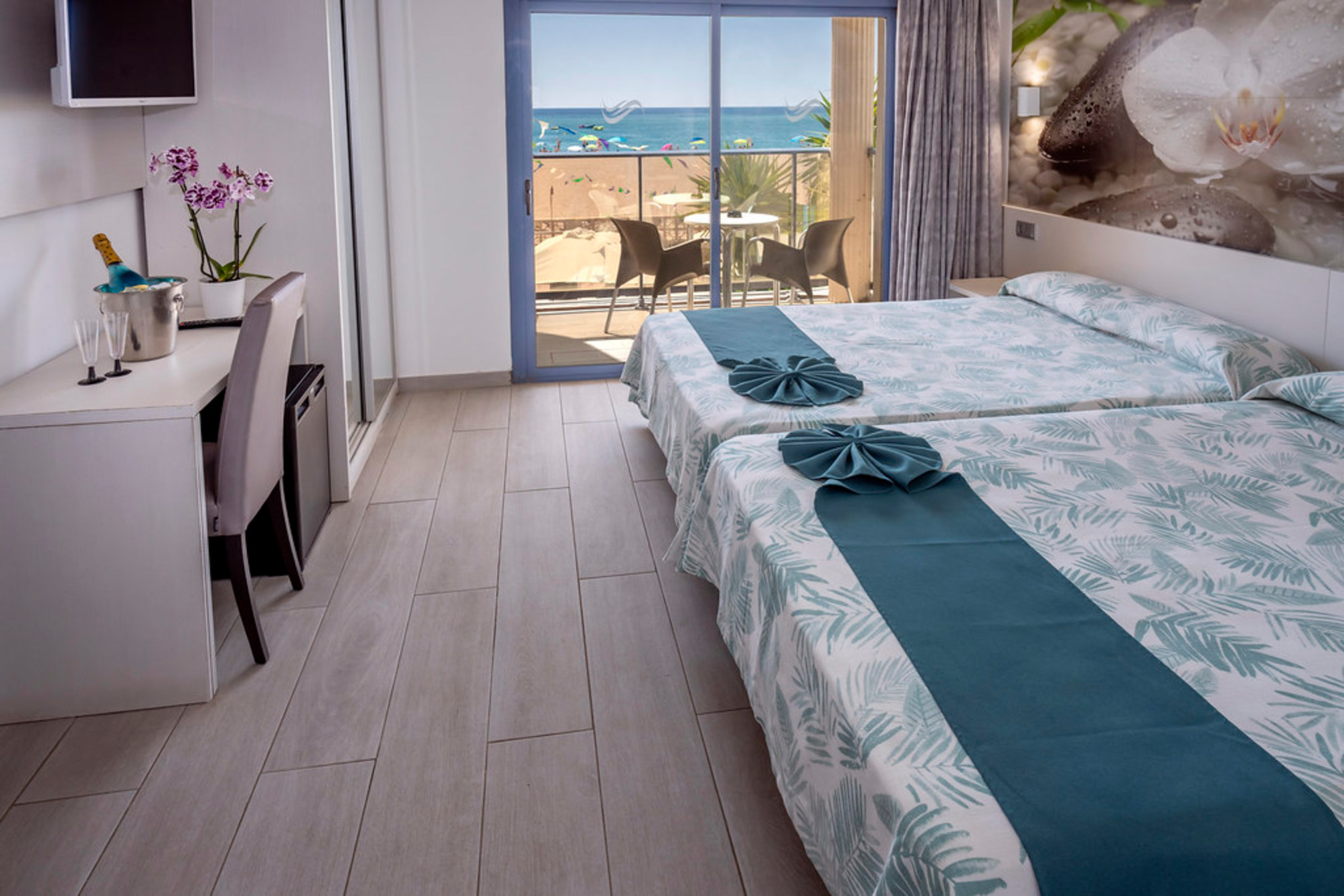 Quad room with sea view