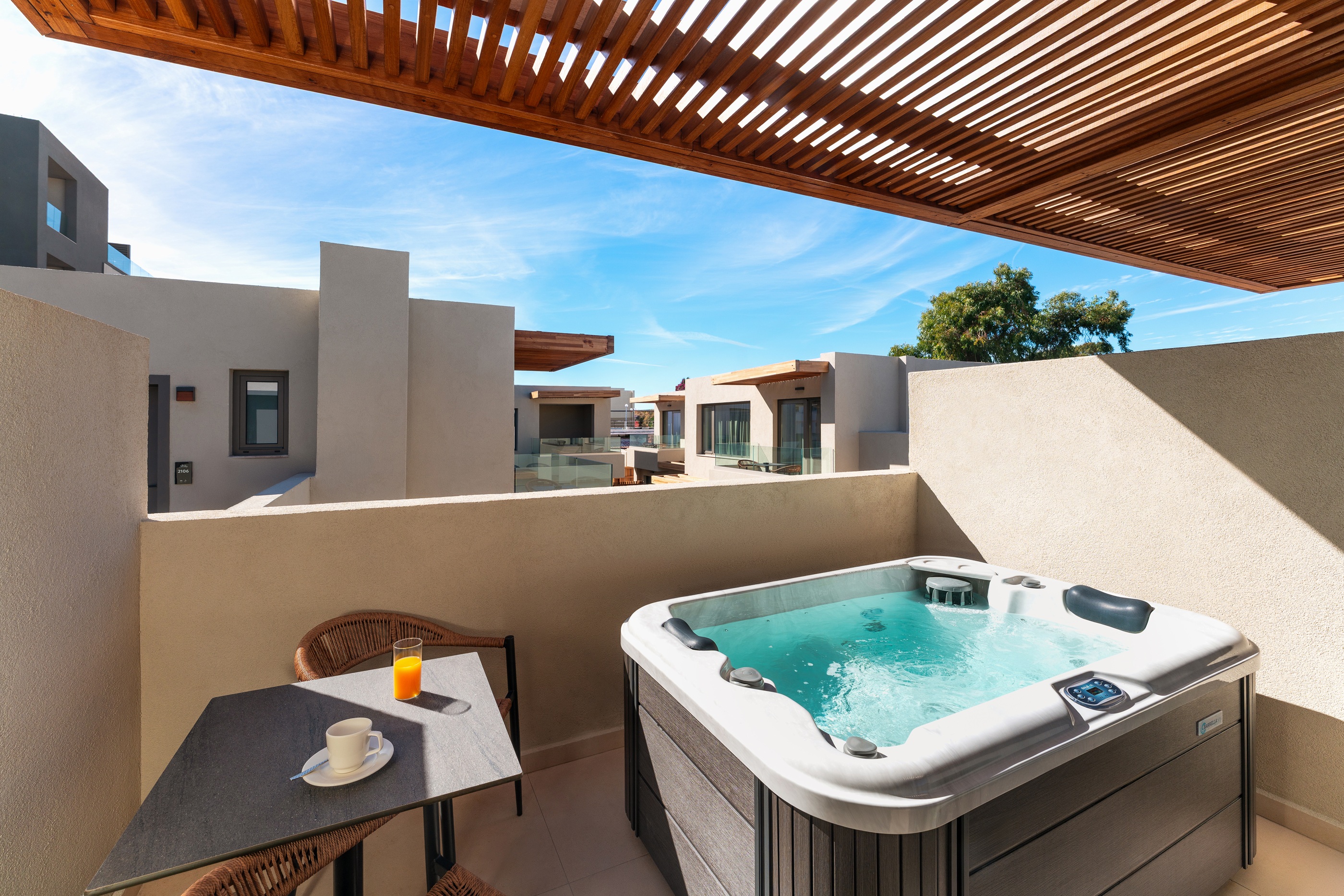 Luxury suite with jacuzzi