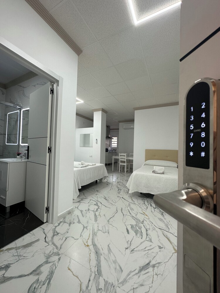 Milano - Torre del Mar - Hotel Avenida