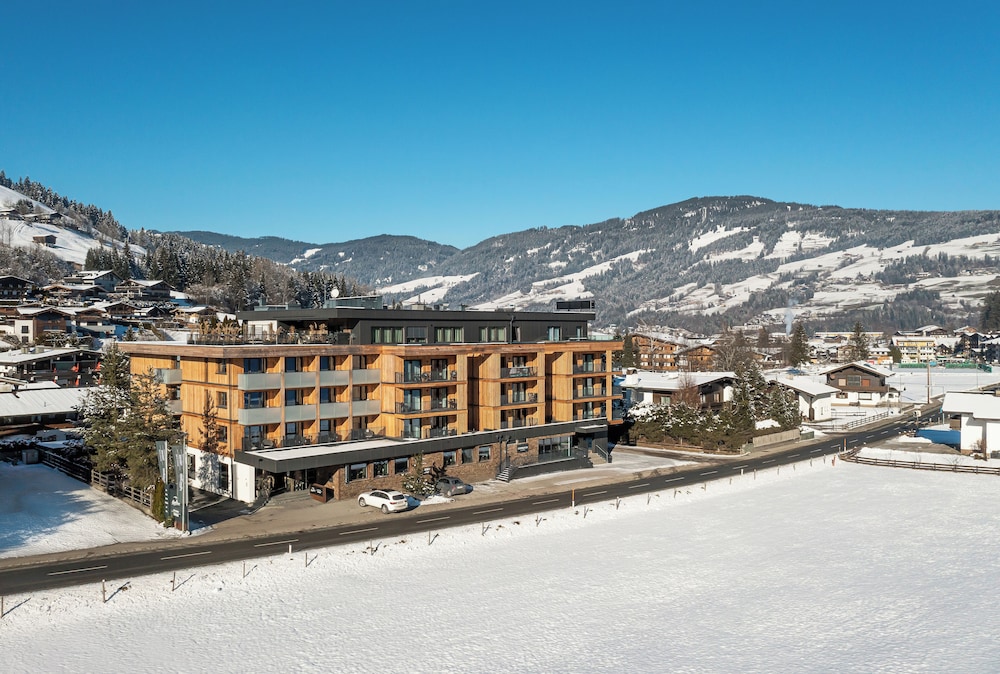 AlpenParks Hotel & Apartment Taxacher