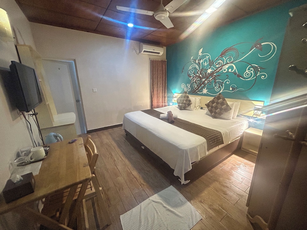 Bologna - Maafushi - Paradise peak