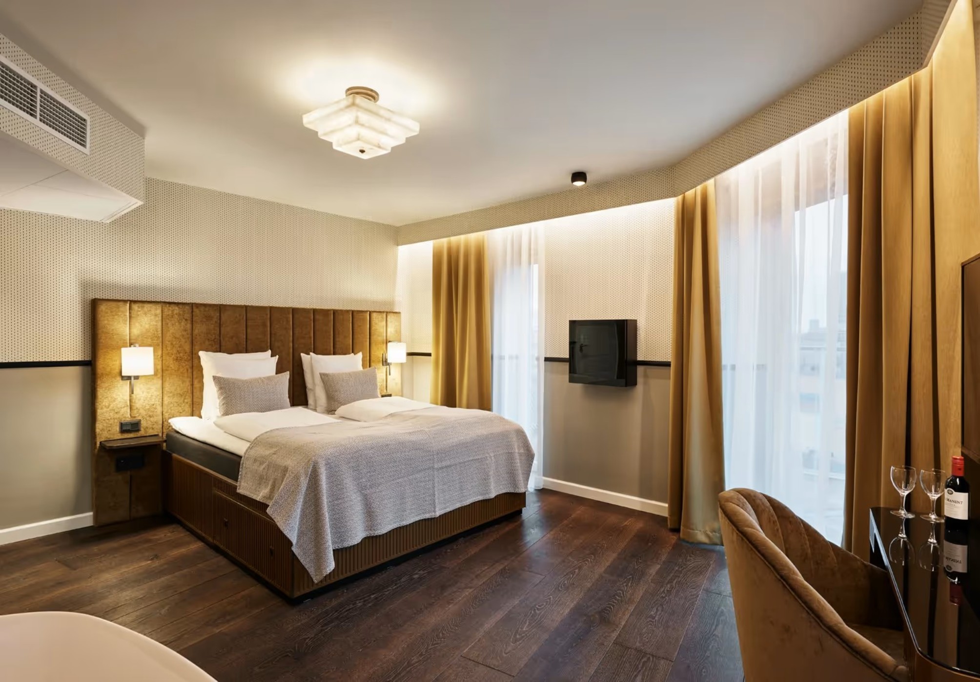 WIDE Hotel