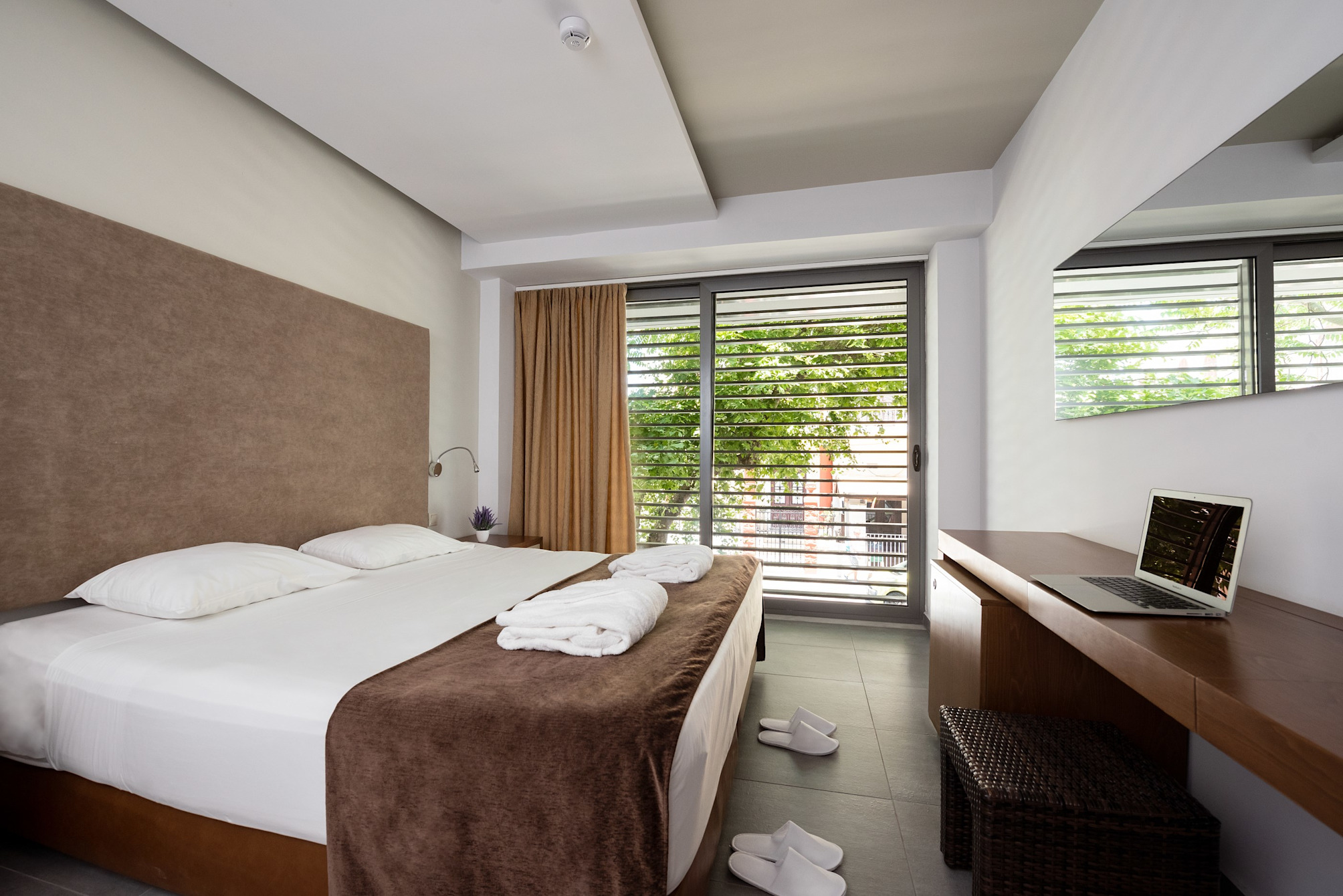 Double room no balcony street view