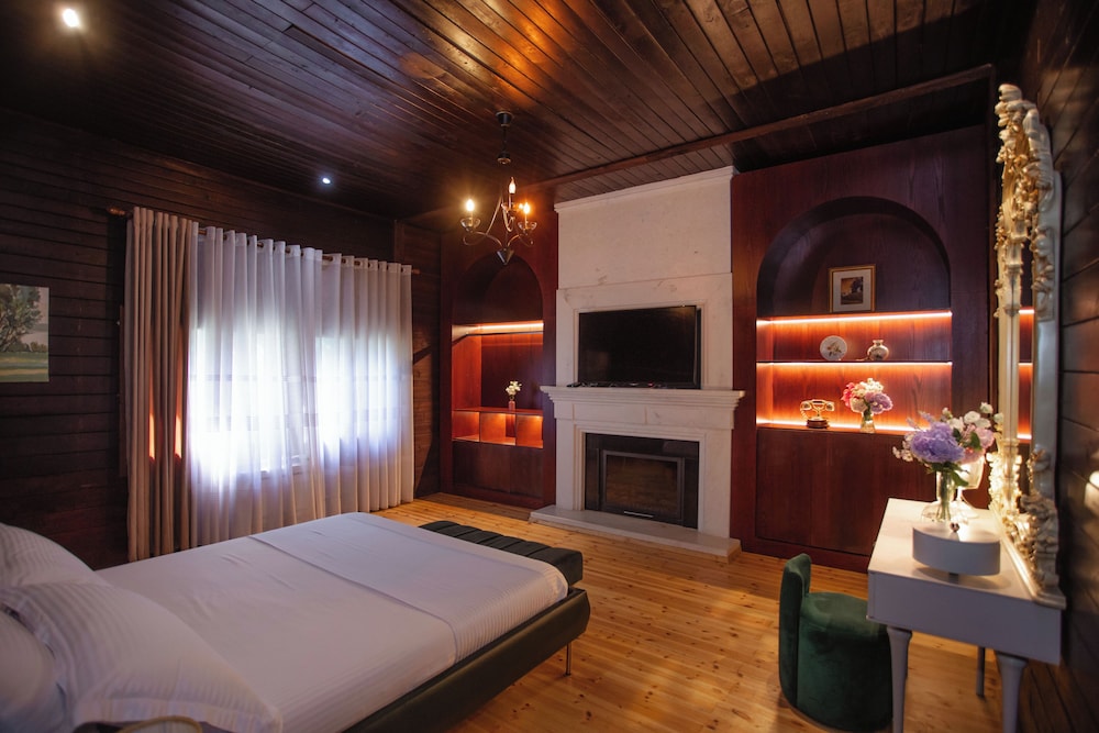 Milano - Lezhë - Hoteli Gjuetise