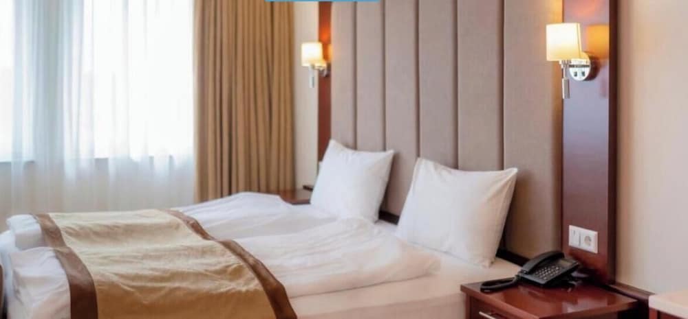 Milano - Colonia - UNO Smart Köln Hürth