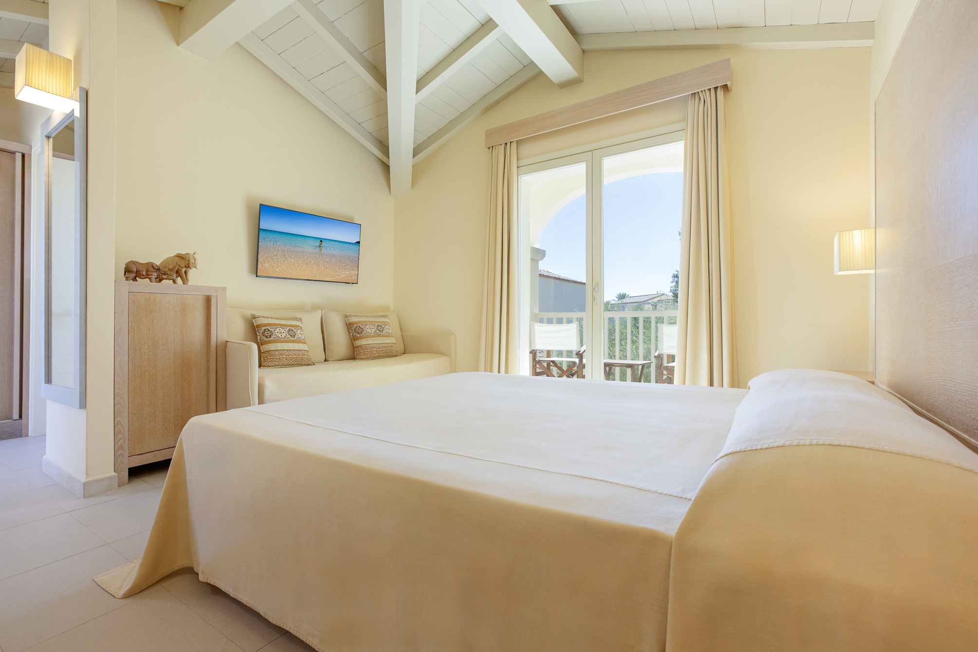 Classic balcony room