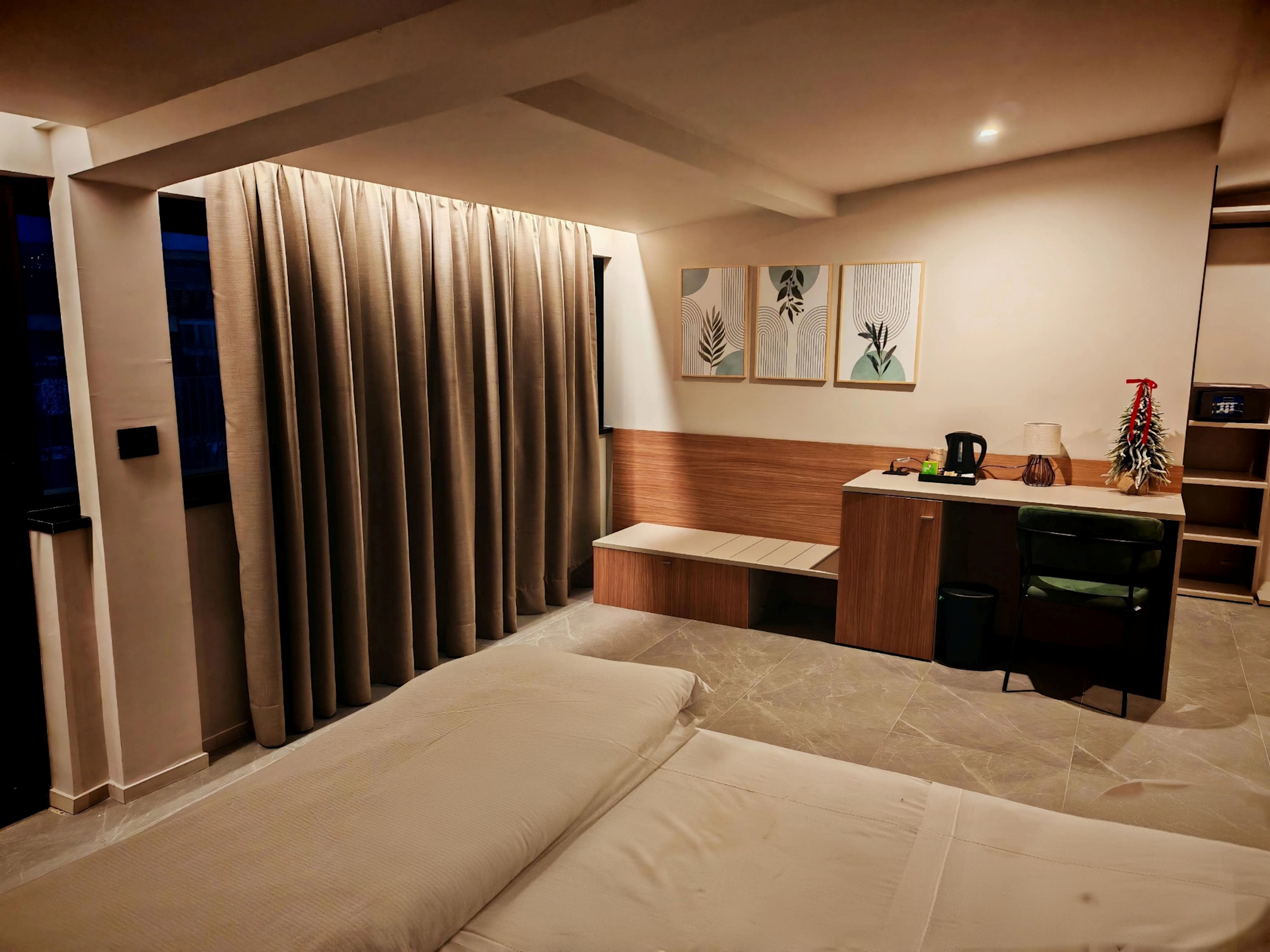 Standard double room with city view