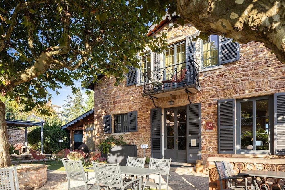Villefranche-sur-Saône - Contact Hôtels Le Savigny & Spa