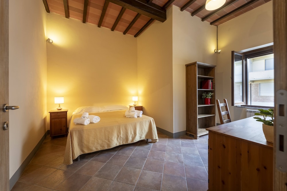 Bari - Siena - Villa Montarioso