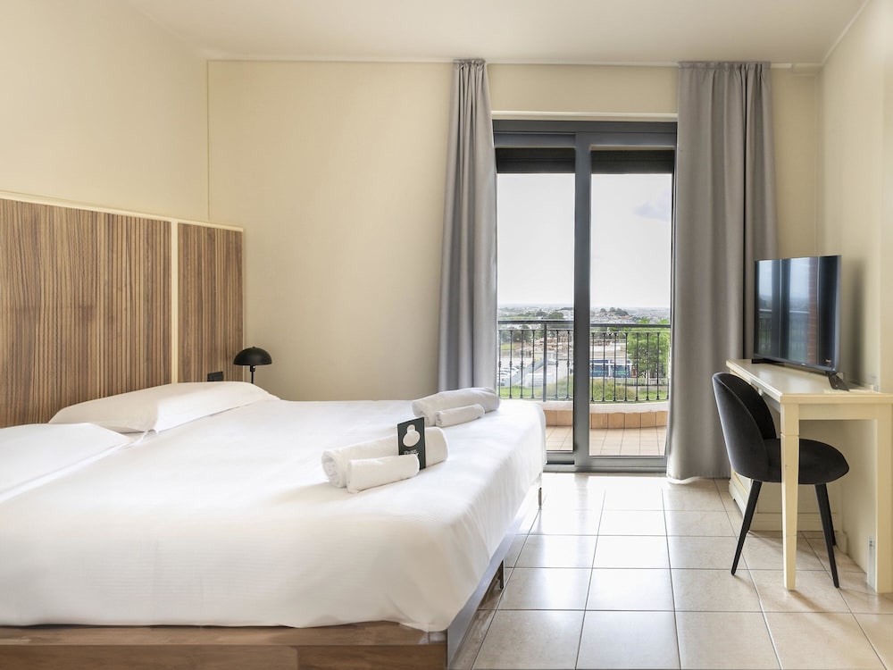 Milano - Pomezia - B&B HOTEL Pomezia Cortese