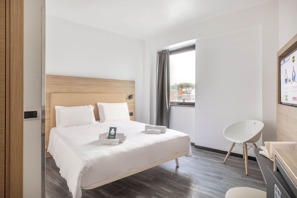 Milano - Pomezia - B&B Hotel Pomezia Roma