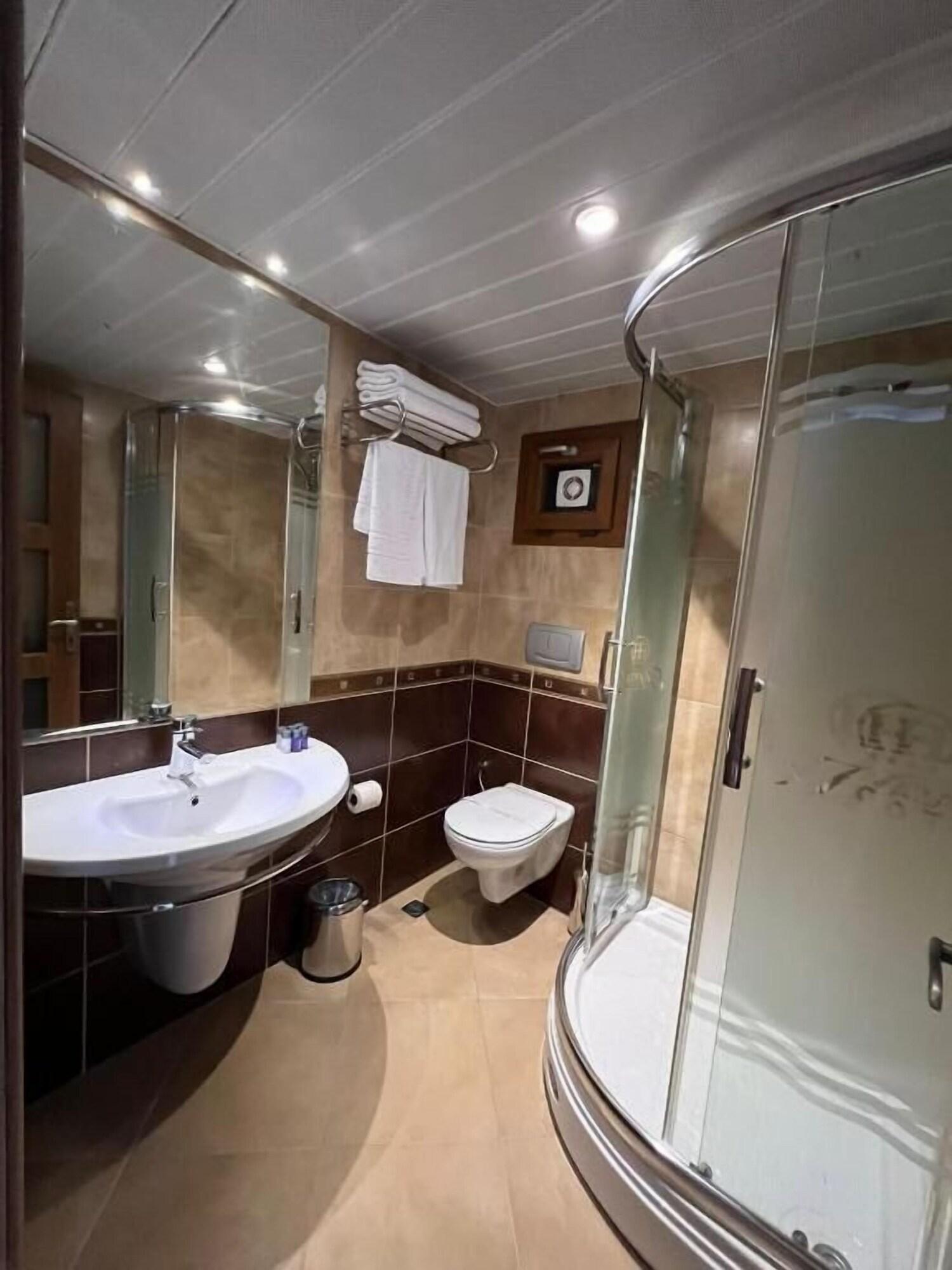 Milano - Izmir - Istanblu Hotel & Spa