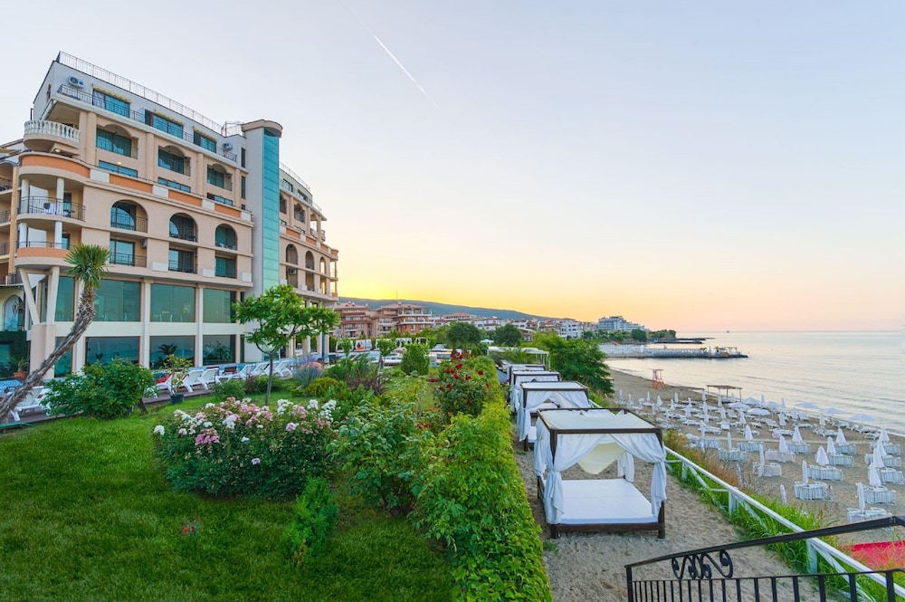 Grand Hotel Sveti Vlas – Fitness & SPA Hotel