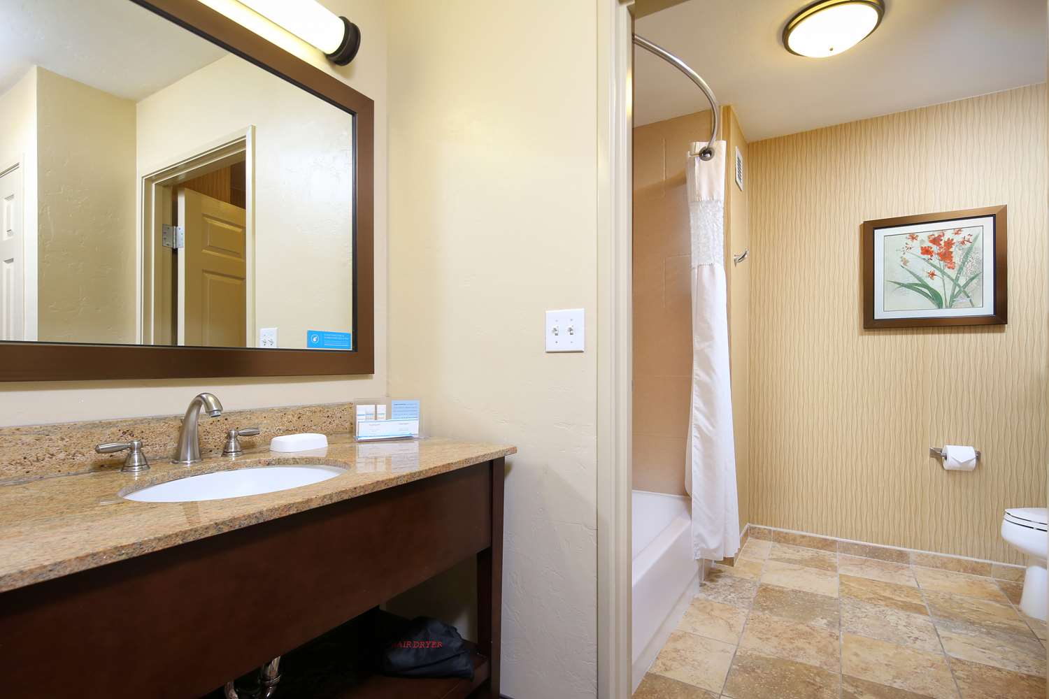 Non-smoking 1 bedroom suite