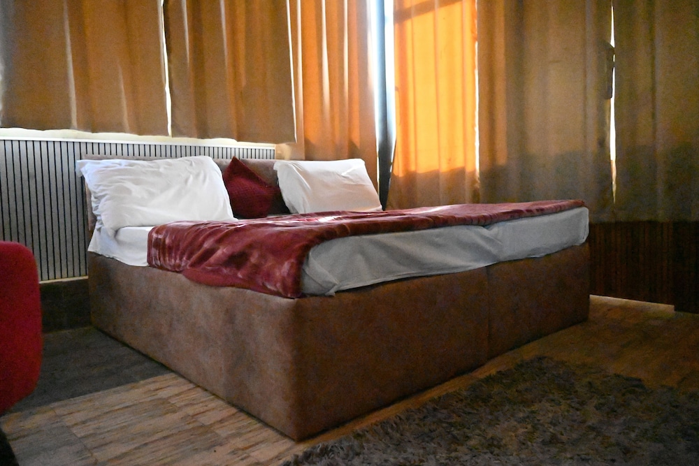 Dehradun - Rajawat Stay Dehradun