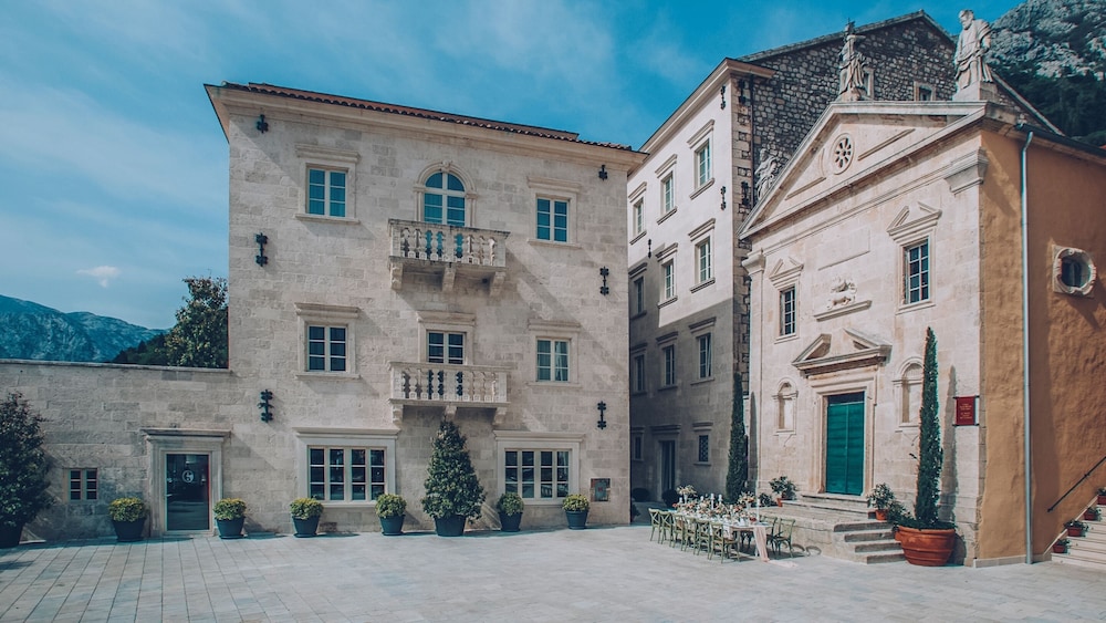 Stockholm - Tivat - Heritage Grand Perast