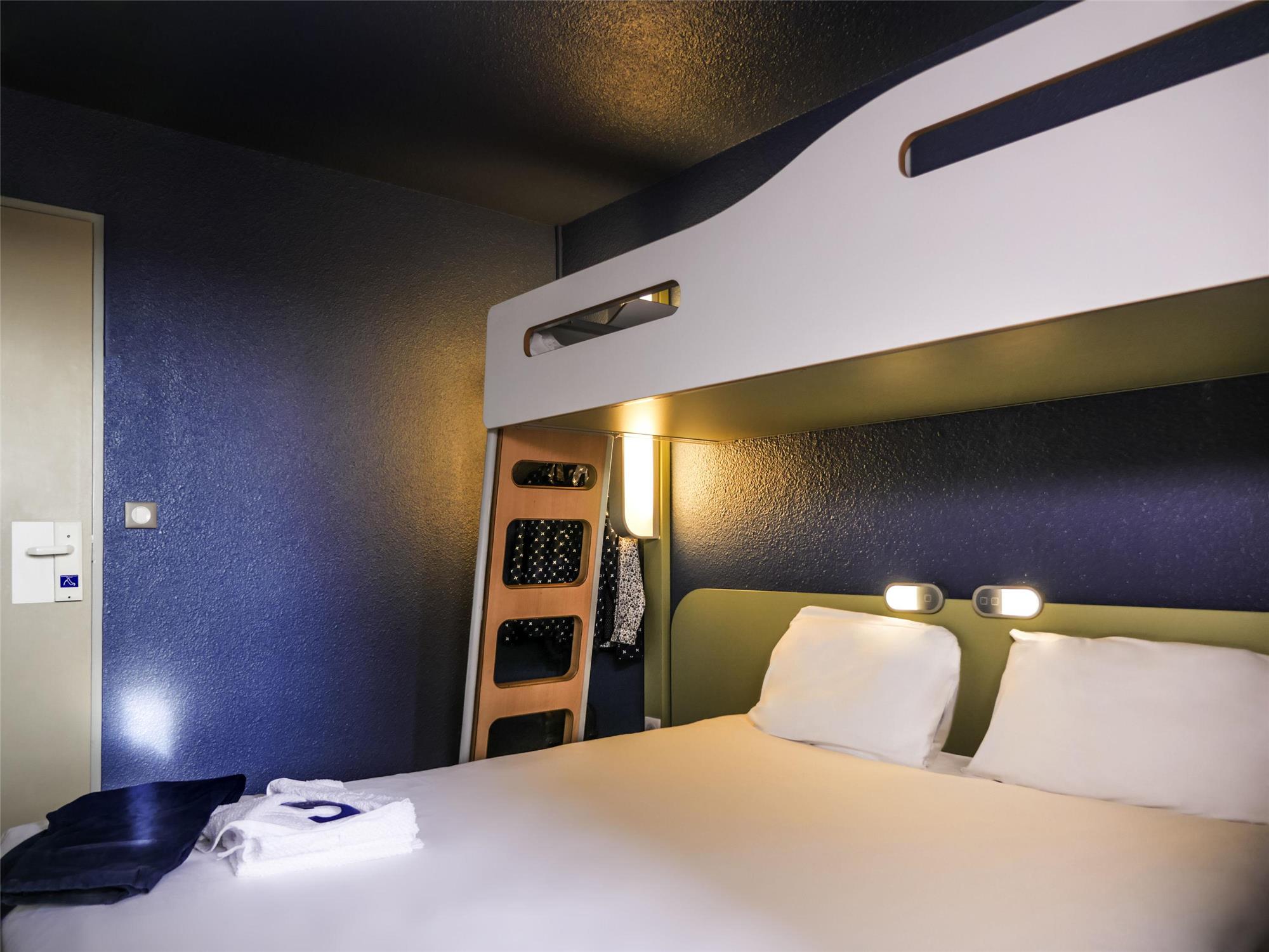 Triple room