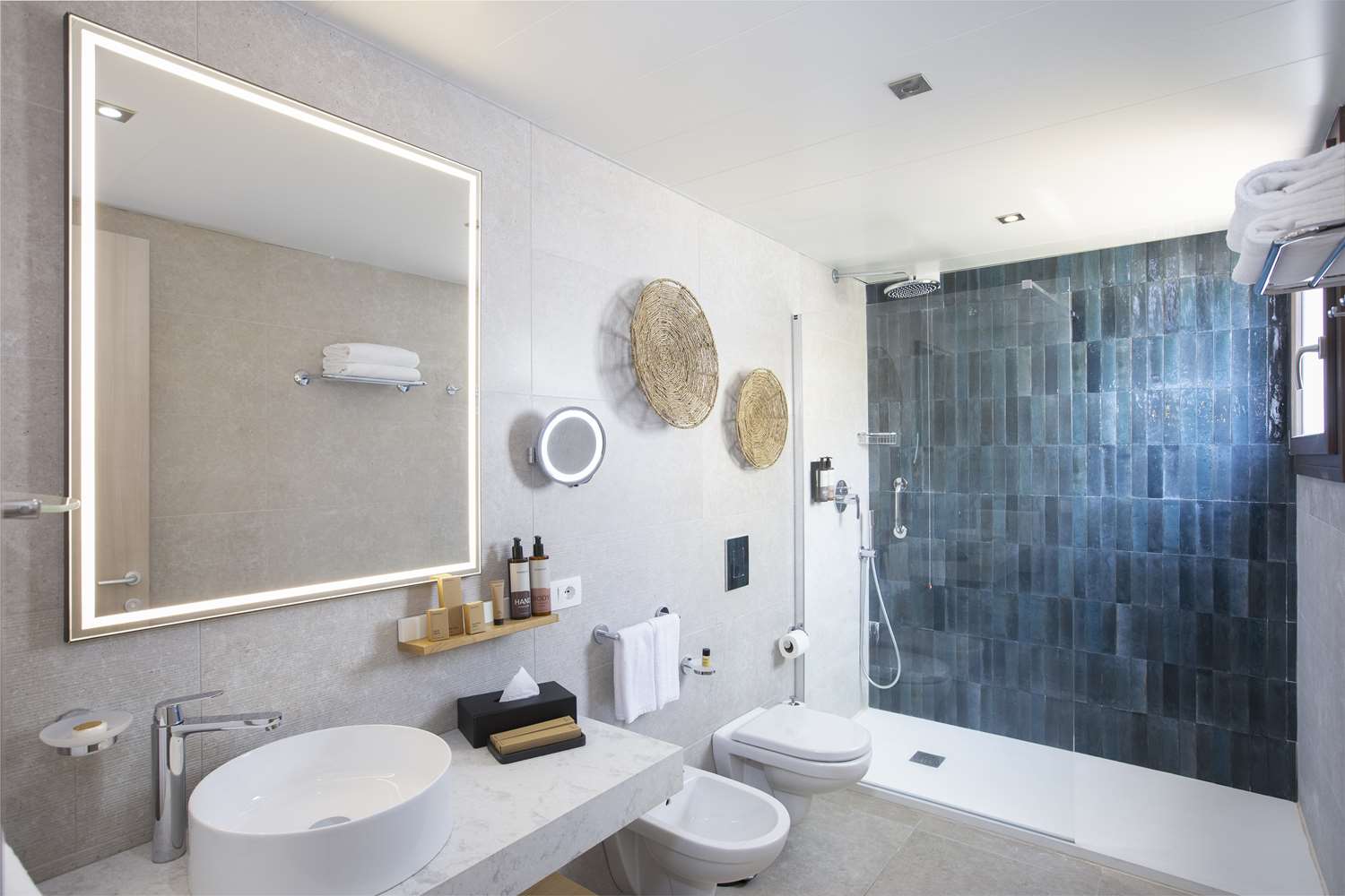1 chambre suite avec terrasse et vue sur la mer