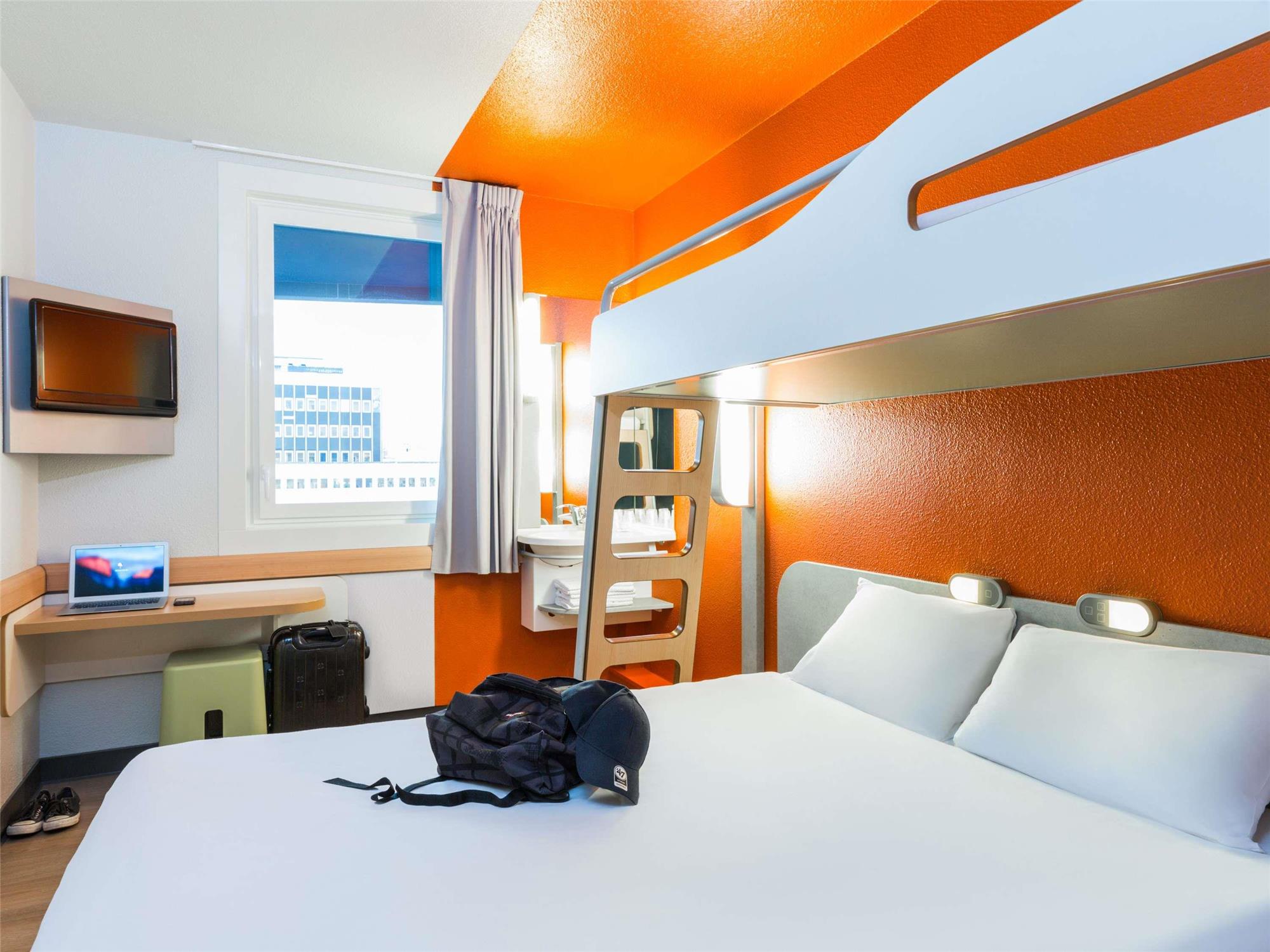 Triple room
