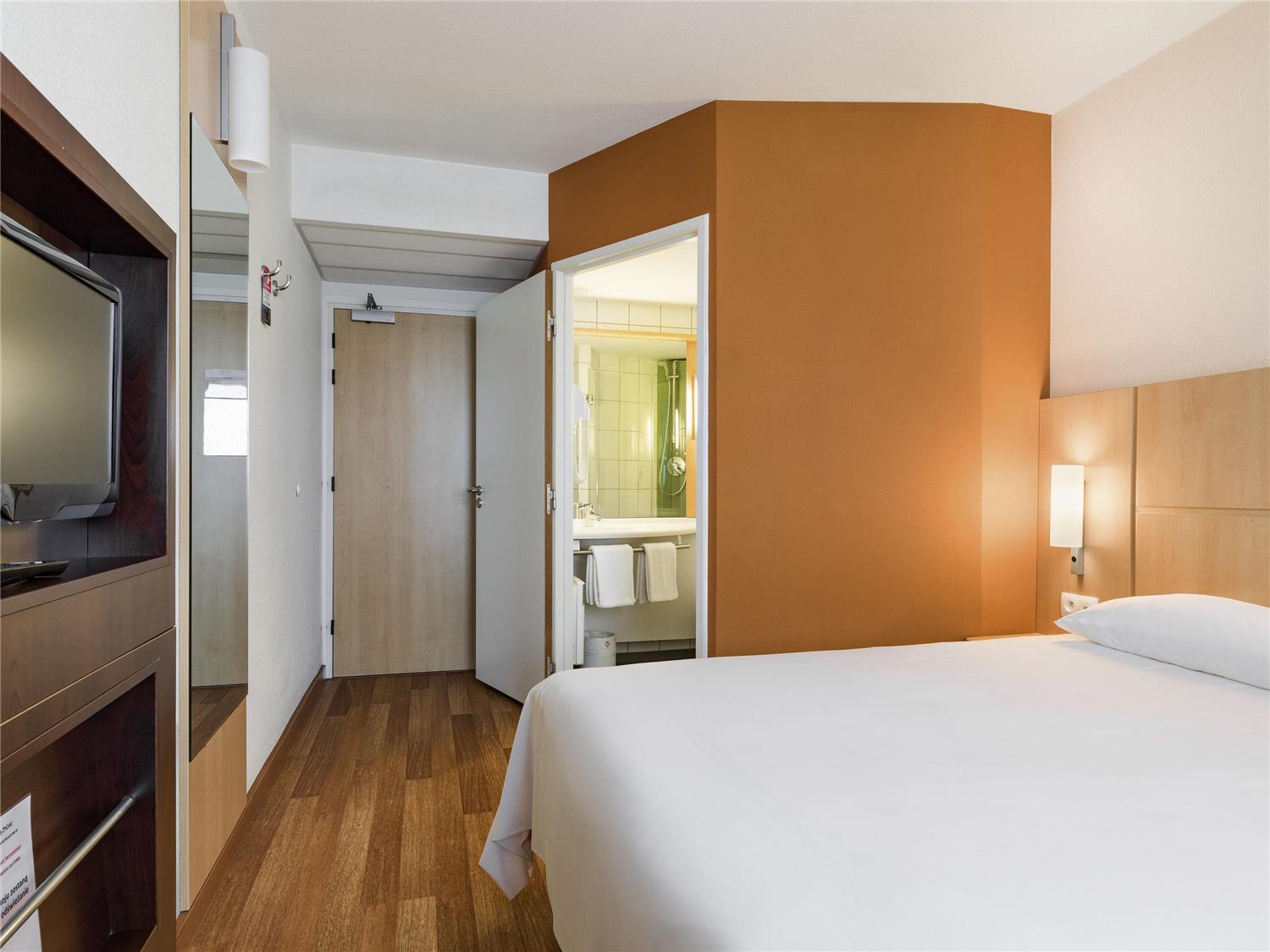Standard double room