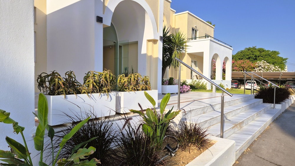 Andromeda Hotel Apartments
