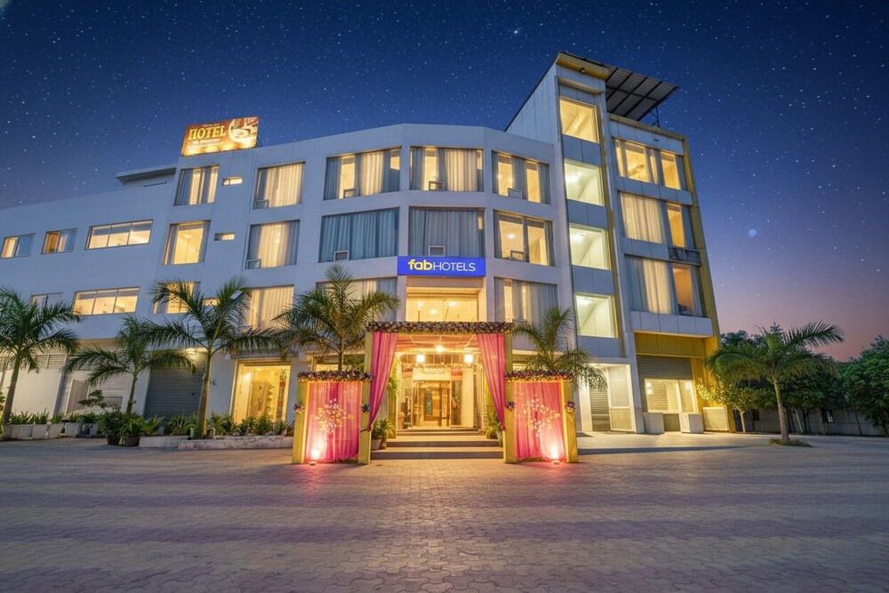 Sonīpat - FabHotel Rohil Residency