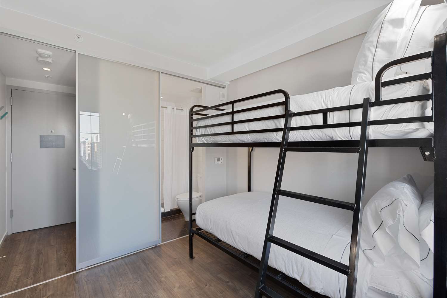 Bunk bed with twin beds