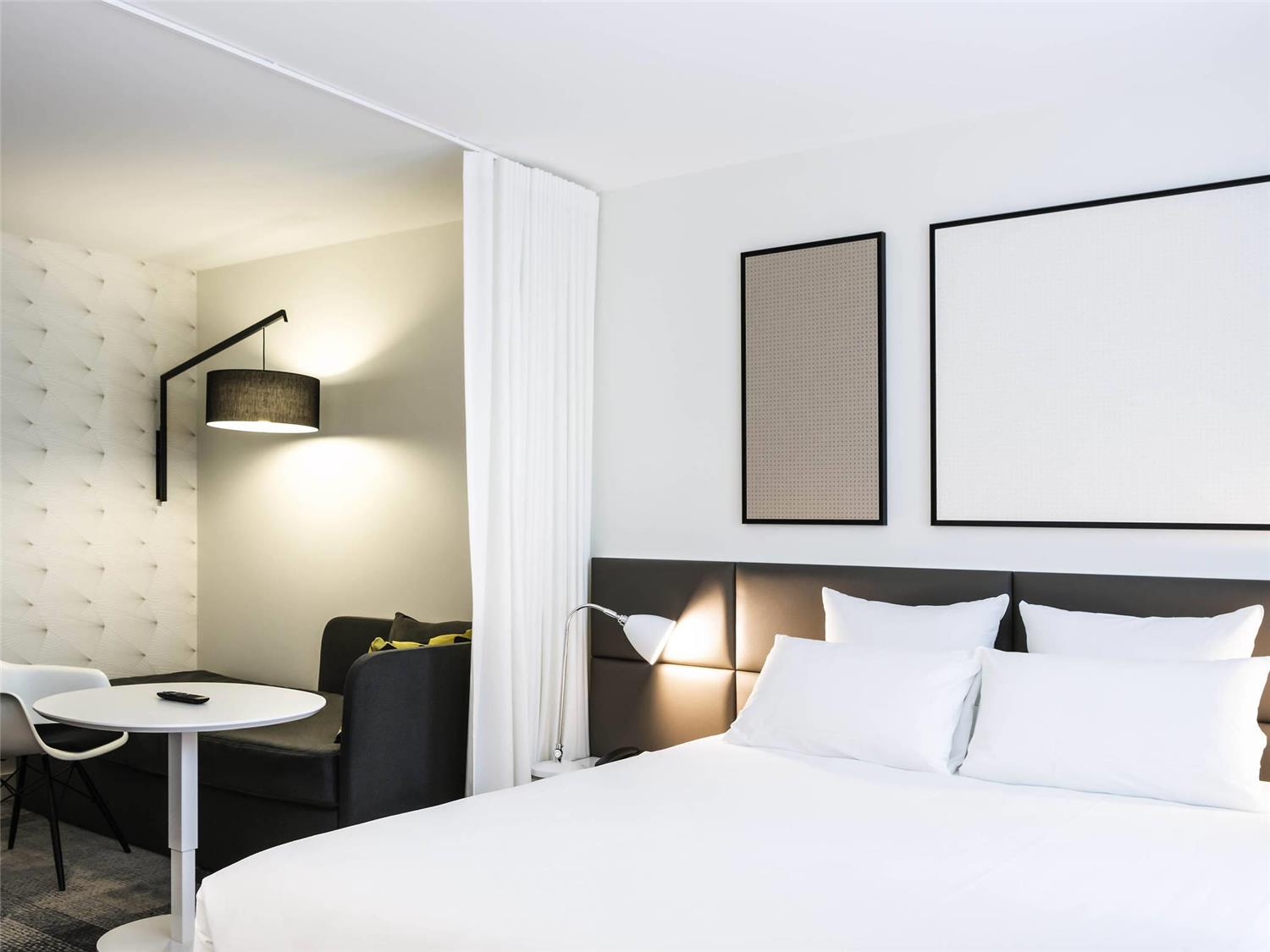Suite, executive