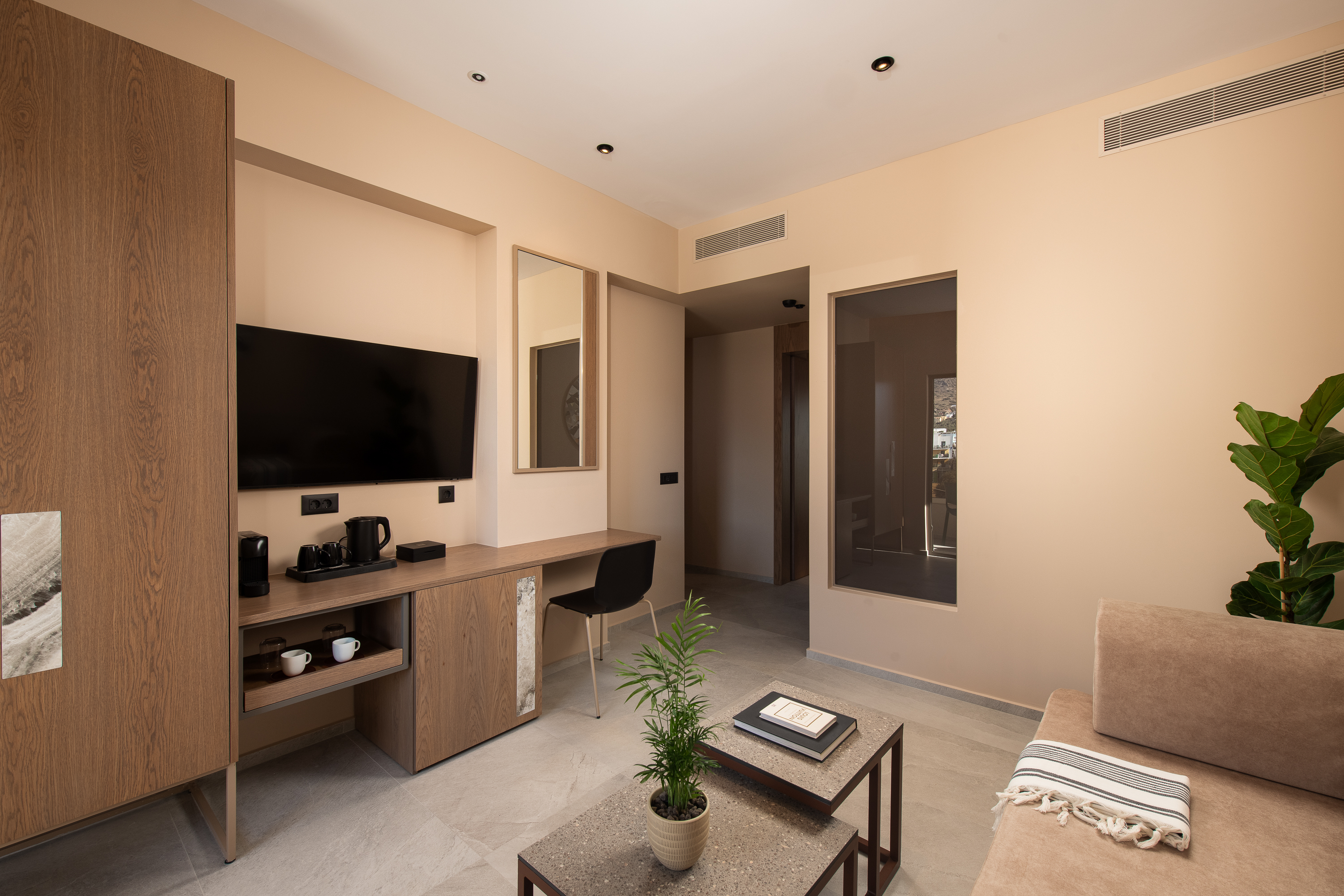 1 bedroom suite with pool view