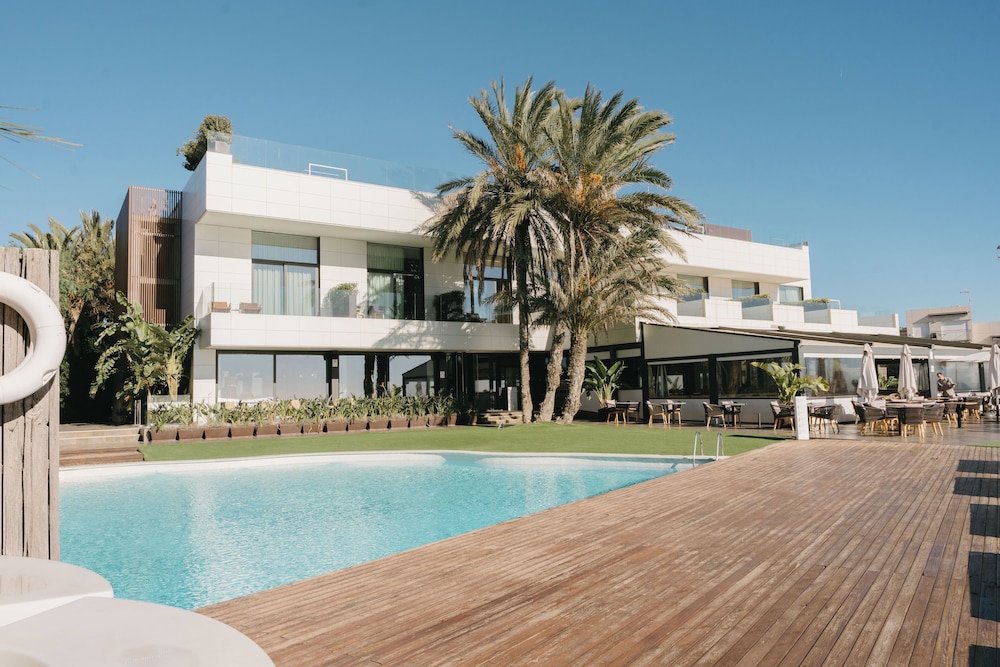 El Prat de Llobregat – Playa Grande by Tropical