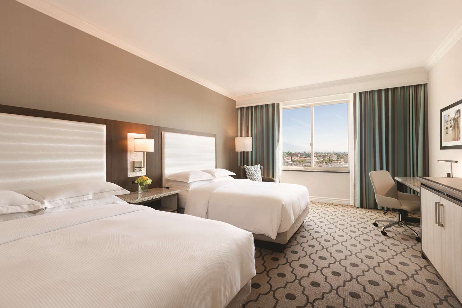 2 queen beds superior room