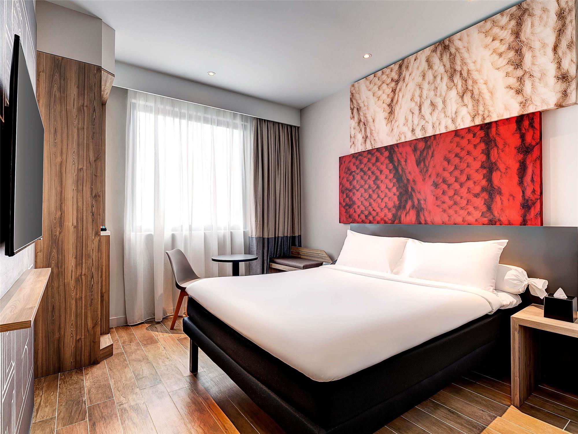 Superior room with 1 queen size bed