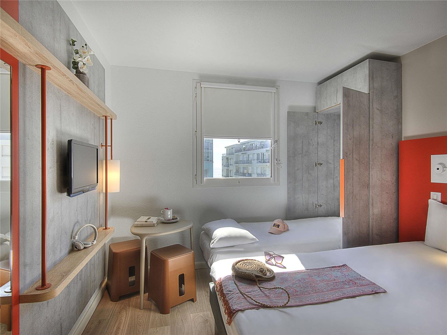 Triple room