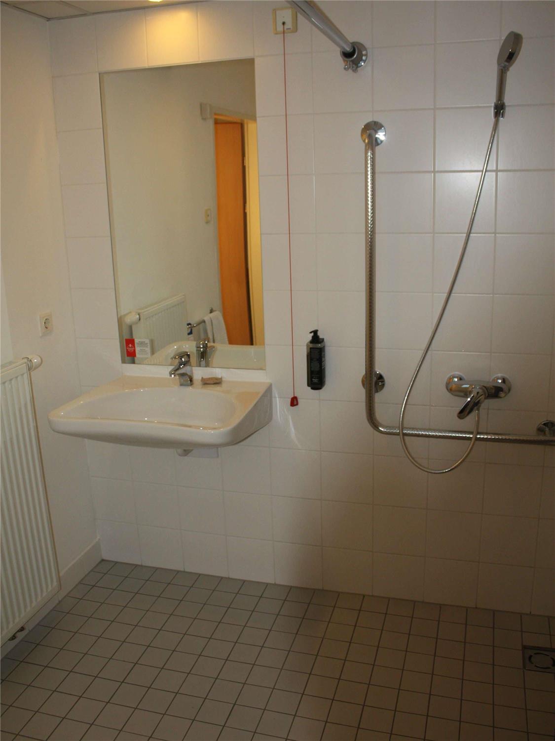 Accessible standard room with 1 double size bed