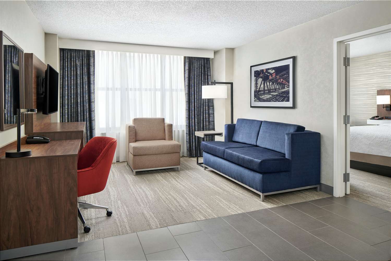Queen room