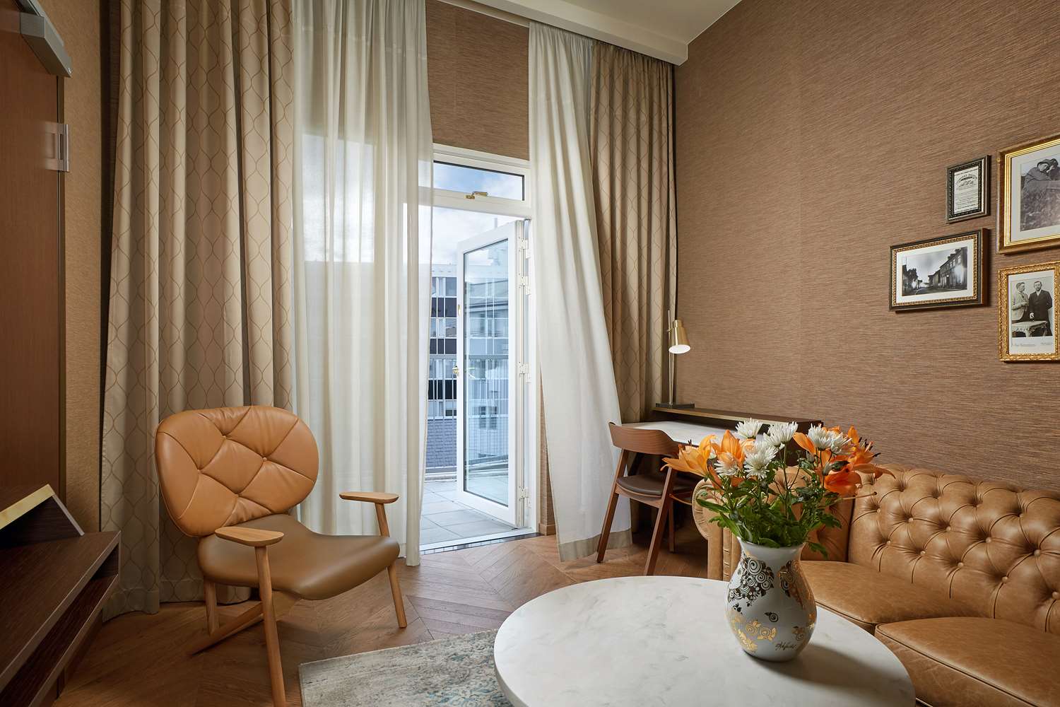 Diplomatic suite