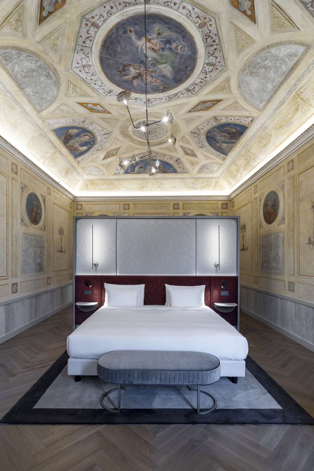 Renaissance junior suite 
