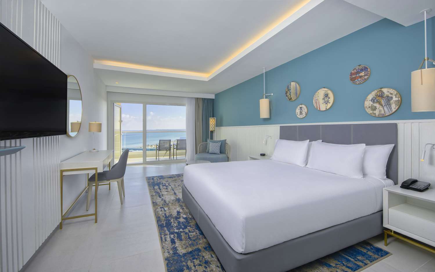 2 bedroom suite with partial sea view