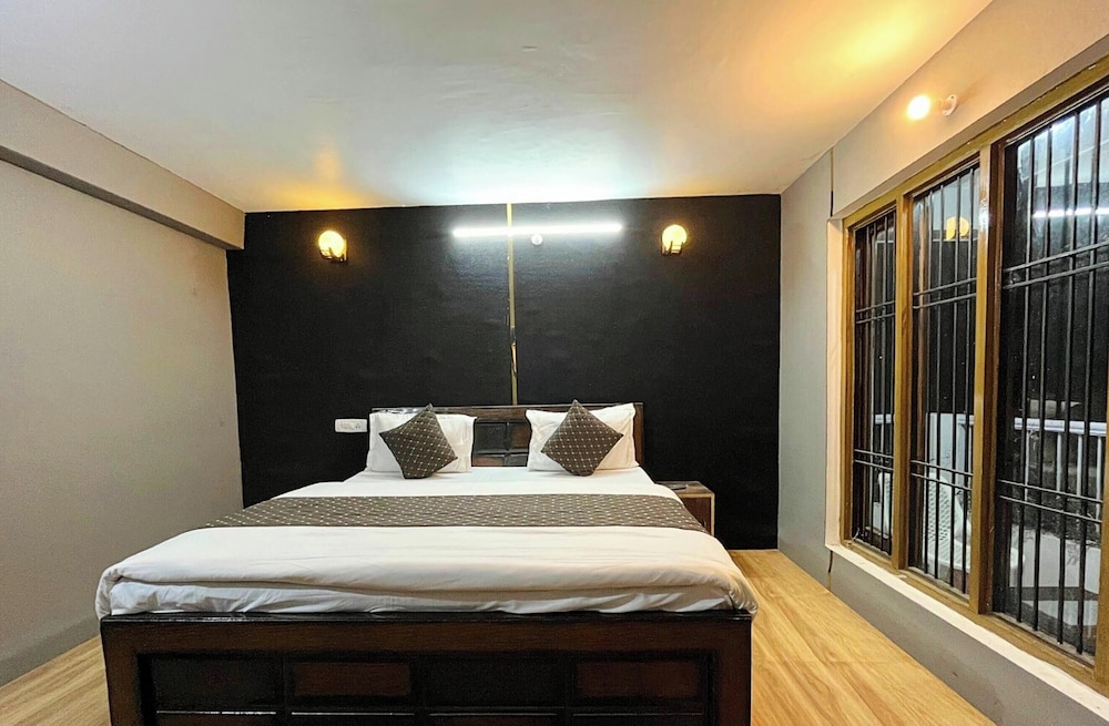 Naina Range - Hotel The Mountain Pine Nainital