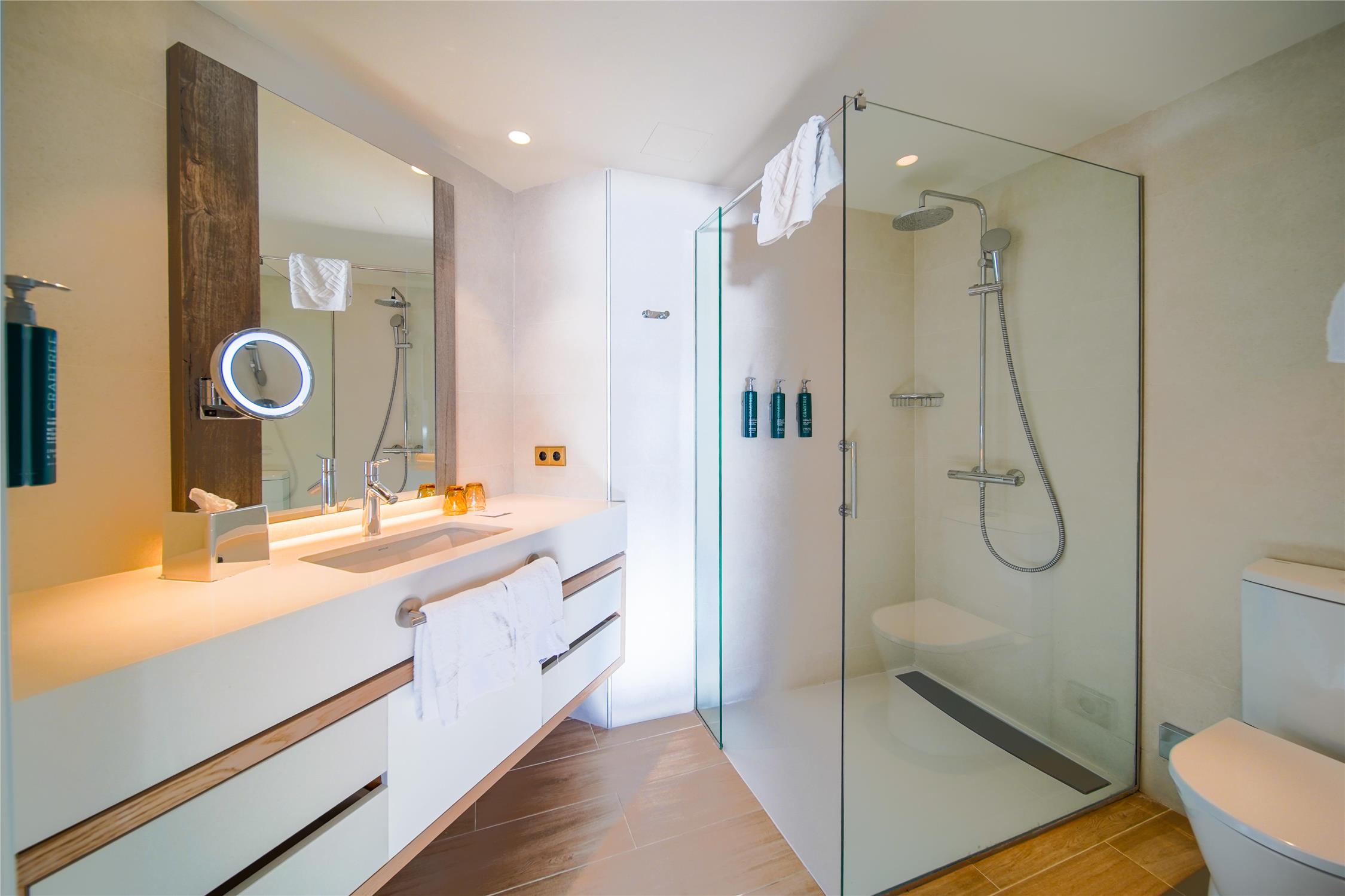 Premium suite with sea view