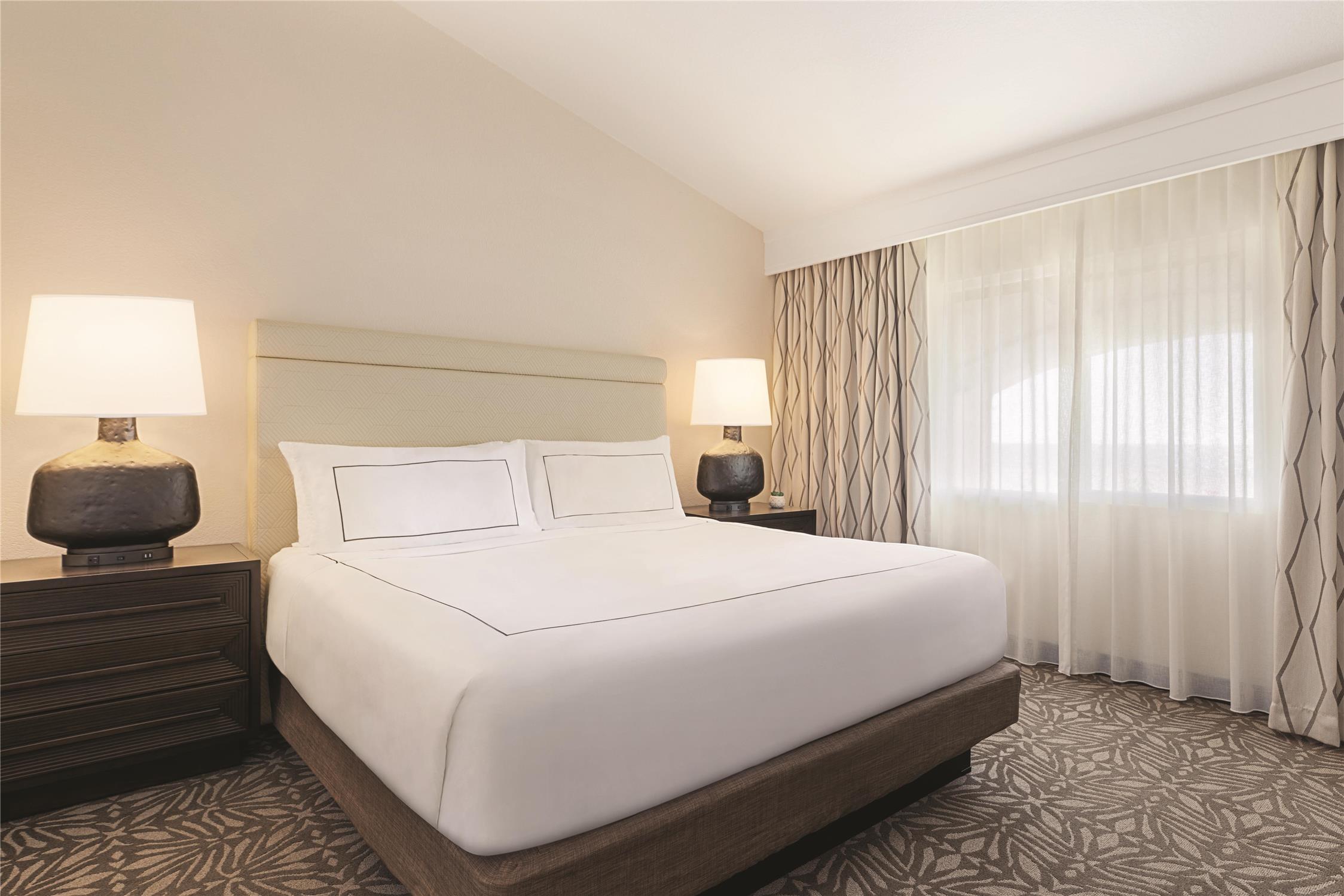 1 bedroom suite with garden view