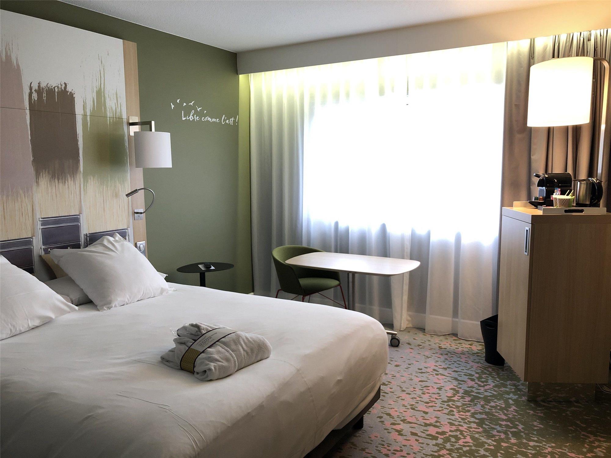 Upper room with 1 double bed