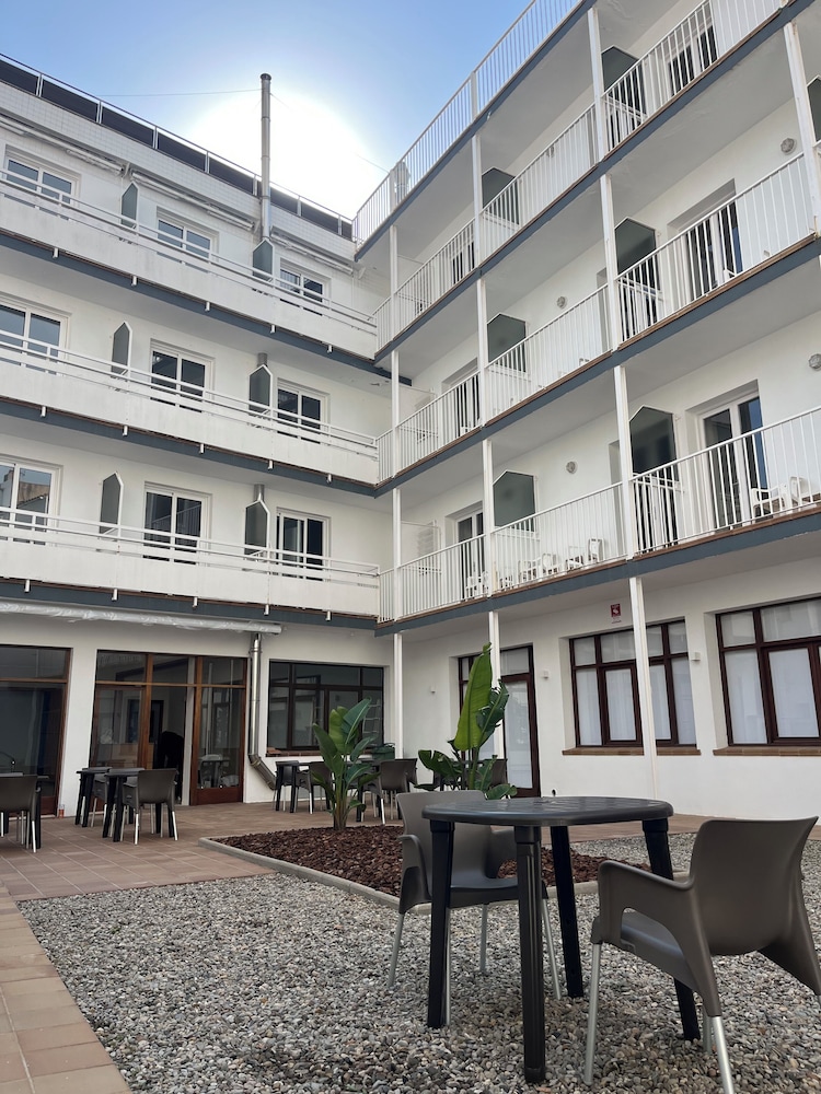 Stockholm - Tossa de Mar - Hotel GHT Simeon