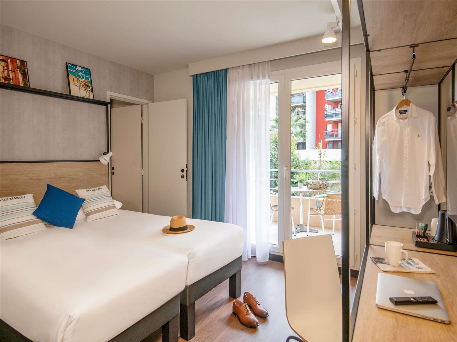 Superior room with balcony