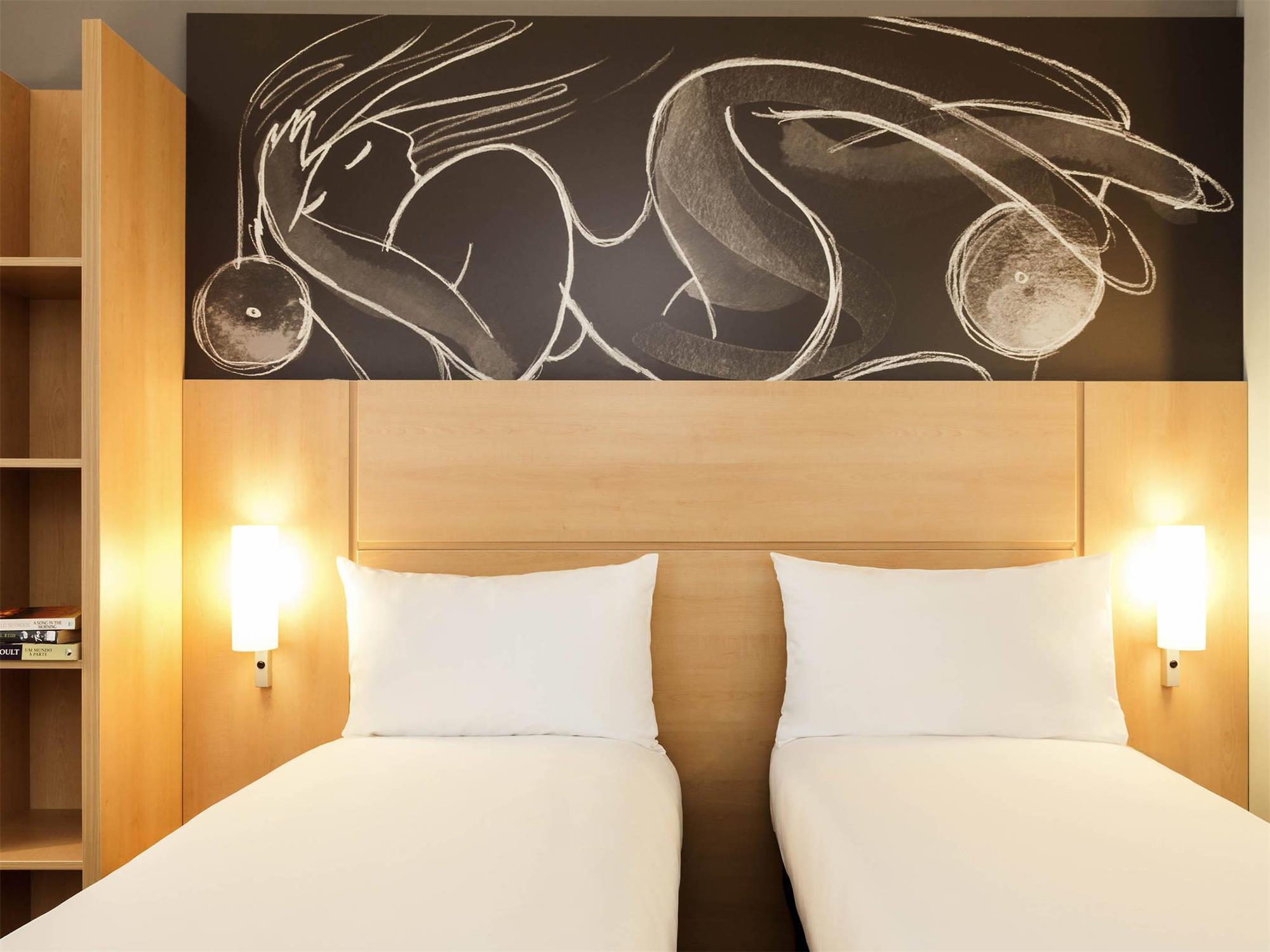Standard twin room