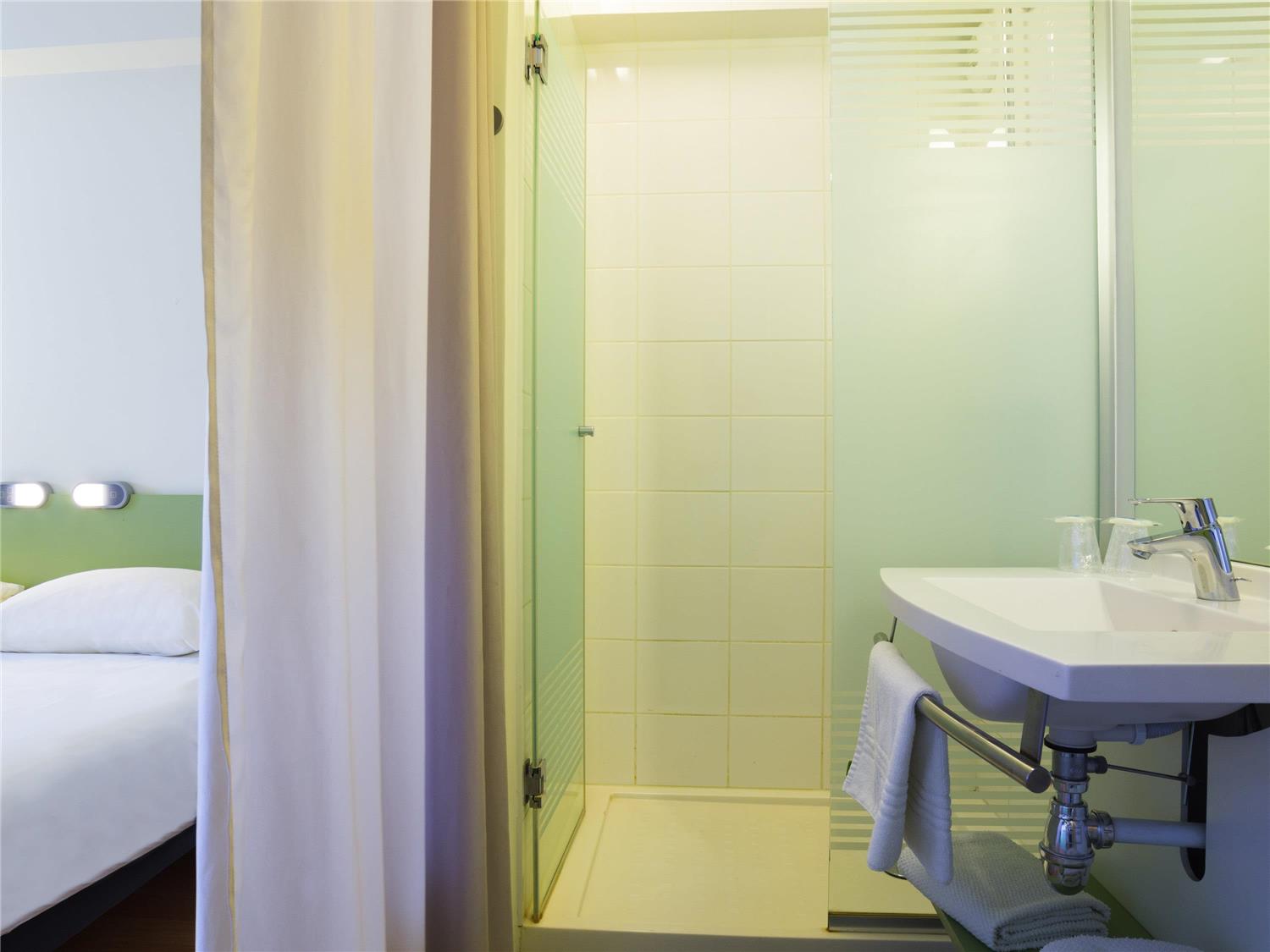 Familien- zimmer